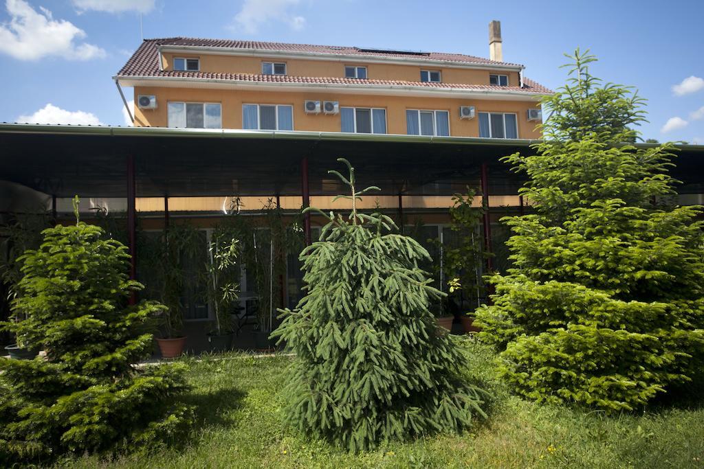 Hotel Terra Орадя Экстерьер фото